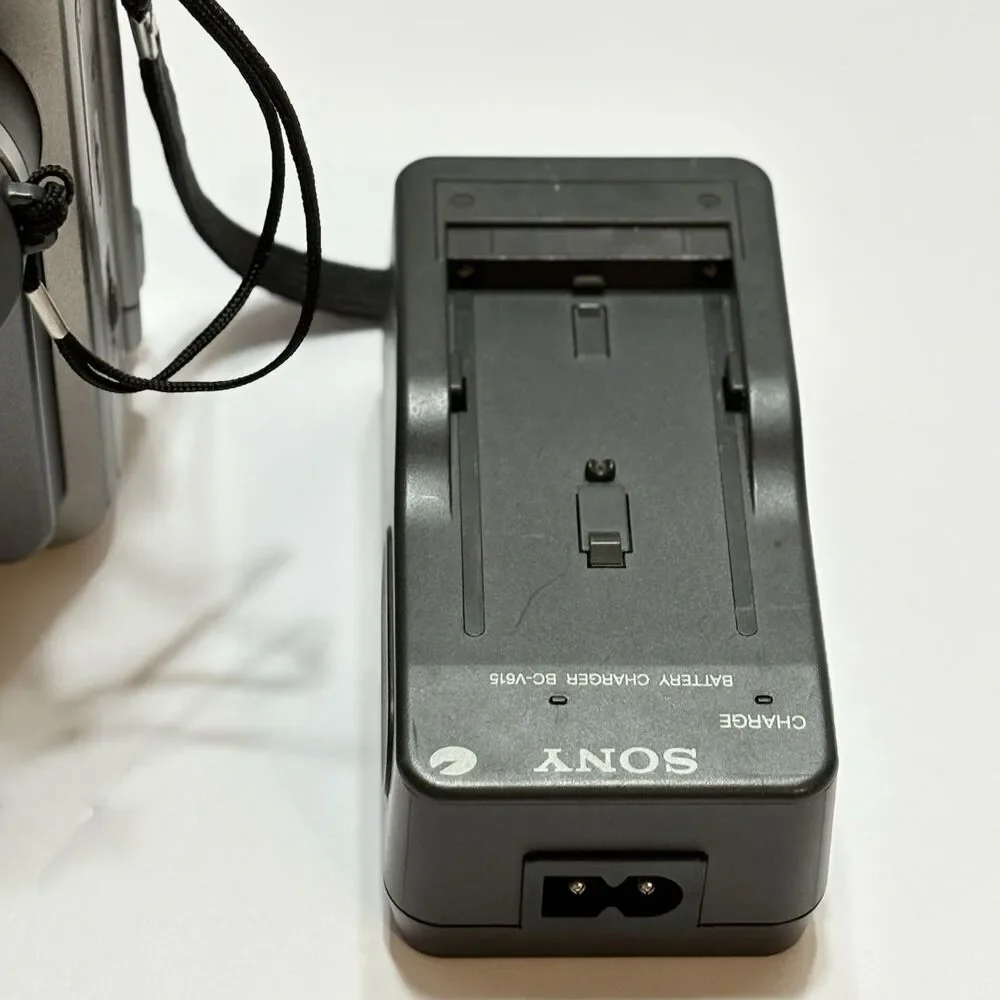 Sony Digital Mavica MVC-FD7 10x Optical Zoom Floppy Disk Camera